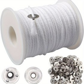 Resim Doğal pamuktan yapılmış 24 katlı örgülü mum fitillerinin 60.96 metre rulosu, DIY mum yapımı için bir çekirdek makara ve 100 metal sustainer sekmesiyle birlikte. 