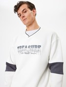Resim Oversize Sweatshirt V Yaka Slogan Baskılı Kol Detaylı Şardonlu Pamuk Karışımlı 