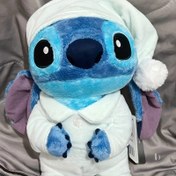 Resim 1 adet Pijama, Şapka ve Sırt Çantası ile Stitch Temalı Sevimli Peluş Bebek - Yumuşak Mavi Kawaii Stand Tasarımı için Araba, Ev, Ofis veya Yurt Dekoru - Doğum Günleri, Noel, Cadılar Bayramı, Sevgililer Günü, Stitch Oda Dekoru için Mükemmel Hediye 