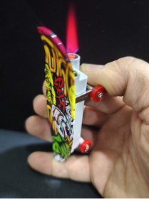 Resim enyatakı Kaykay modeli ızgaralı pürmüzlü alevli tamamı metal kaplama kaliteli tarz çakmak 