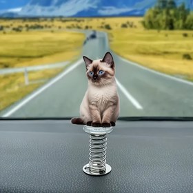 Resim 2D Akrilik Kedi Araba Gösterge Paneli Dekoru - Sevimli Mavi Gözlü Siam Kedisi, Araç İçi, Yatak Odası veya Oturma Odası İçin Yaylı Hayvan Figürü, Arkadaşlar ve Aile İçin Mükemmel Hediye, Hediye Malzemesi | Eğlenceli Tasarım | Metalik Taban, Kedi Aksesuarları 