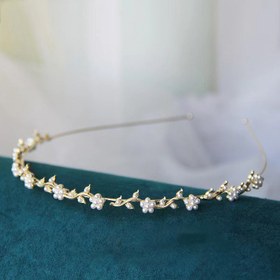 Resim Zinc Alloy Gelin Saç Bandı, Sahte İnci ve Çiçek Detayları ile Şık - Düğünler ve Özel Günler için Mükemmel, Düğün Saç Aksesuarı | Çiçek Detaylı Zinc Alloy Saç Bandı | Detaylı El Sanatları 