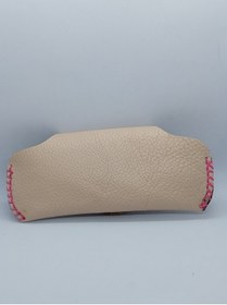 Resim sorte store Hakiki Deri Bej El Yapımı Handmade Fuşya Renkli Çiçekli Gözlük Kılıfı 