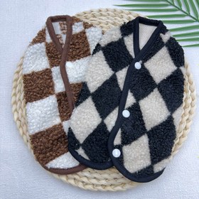 Resim Bahar ve Sonbahar için şık ve trend bir yastıklı kardigan yelek, nefes alabilir, yaz, sonbahar ve bahar boyunca köpekler ve kediiler için rahat bir seçenek sunar. Ev ve seyahat için uygun, Pomeraniler, Maltese, Bichon Frise, Pomeraniler, Teddy Köpekleri ve Ragdoll Kedileri gibi köpekler ve kediiler tarafından giyilebilir. 