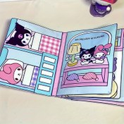 Resim Kawaii DIY Scrapbook Kit - Yeniden Kullanılabilir Mat Bitiş Kağıdı Karikatür Desenleri, Glitter Süslemeleri ve Önceden Yapıştırılmış Elemanlar ile Yaratıcı El Sanatları, Yaratıcı Kitap İşaretleri, Oda Dekoru için Mükemmel 
