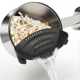 Resim 1 adet ABERZEY Klipsli Süzgeç Tencere ve Tava için - Kolay Bağlama, Matkap Gerektirmeyen Mutfak Süzgeci - Pasta, Et, Sebze ve Meyve için Dayanıklı Plastik, Verimli Süzme Tasarımı, Pasta Süzgeci 