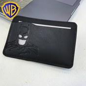 Resim WB Batman Temalı Erkek Cüzdanı - ID Kartlık, Çoklu Kart Yuvası ve Nakit Cebi ile Hafif ve Kompakt Sokak Stili Süper Kahraman Tasarımı - Noel, Doğum Günü, Babalar Günü İçin Mükemmel Hediye - Günlük Kullanım ve Seyahat için İdeal - Dayanıklı Batman Logolu (Resmi Esinti) 