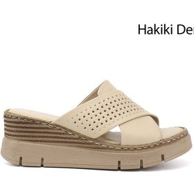 Resim Gönderi(R) Gönderi R Kadın Bej Dolgu Topuklu Hakiki Deri Terlik Dyza72745525 