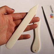 Resim 1 adet Kemik Klasör Kıvırma Aracı, Geri Çekilemeyen Sap, ABS Malzeme, DIY Deri El Sanatları, Scrapbooking ve Kitap Ciltleme, Kağıt El Sanatları ve Deri Kalıplama için 