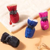 Resim Bu Pet Polar Kılıflı Ayakkabılar Yumuşak Malzemelerden Yapılmıştır, Harika Isı Sağlar. Peluş İçin Rahat Bir Şekilde Evcil Hayvanınızın Pati Üzerine Sarılır, Soğuktan Korur. Düşünceli Tasarlanmış Taban Kaymaz ve Dayanıklı, Çeşitli Yüzeyler İçin Uygun, Evcil Hayvanınızın Düzenli Yürüyüşünü Sağlar. 