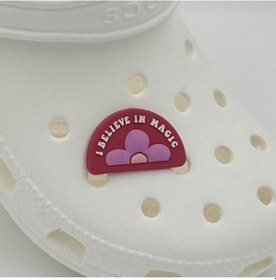 Resim Crocs Terlik Süsü Ve Aksesuarı , Çanta Süsü Jibbitz Papatya Magic 01 Görsel Figür Aksesuar Fuşya-lila-sarı 