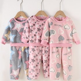 Resim Sonbahar ve Kış 6'lı Set Çift Taraflı Peluş Harf Kalp Baskılı Sıcak ve Sevimli Yuvarlak Yaka Uzun Kollu Üst ve Çift Taraflı Peluş Rahat Manşetli Pantolon 3'lü Kombinasyon Seti, Sonbahar ve Kış Aylarında Günlük Kullanıma ve Dış Mekan için Uygundur 