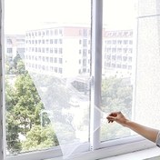 Resim Kendi Kendine Yapışan Pencere Sivrisinek Ağı, Bal Petek Deseniyle Tasarlanmış, Delme Gerektirmez ve DIY Projeleri İçin Görünmez Bir Ekran Olarak Mevcuttur. Tek Parça Olarak Mevcuttur. 