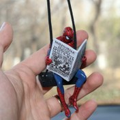 Resim Marvel Serisi Karikatür Örümcek Adam Arka Görüş Aynası Kolye, Avengers'tan Örümcek Adam'ın Çeşitli Pozları Asılı Dekorasyonlar Olarak Asılı 