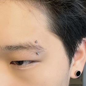 Resim Bir adet Şık Paslanmaz Çelik Kavisli Barbell Konik Kaş İğnesi, Delme Takı 