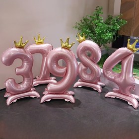 Resim 1 adet Büyük Ayakta Durabilen Pembe Taç 0-9 Numara Balonları Altın Taçlarla - Metalik Alüminyum Folyo Doğum Günü Yıldönümü Parti Süslemeleri, Elektriksiz Şenlikli Kutlamalar için, Doğum Günü Balonları, Kutlama Aksesuarları, Kraliyet Temalı Dekorasyon, Tacıyla Bezenmiş Balonlar, Kendinden Duran Balonlar 