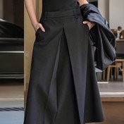 Resim Kadın Şık Düz Renk Pileli Etek - Kemersiz, Cepli, Arka Tarafta Görünmez Fermuarlı, Şık ve Dar Kesim, Tüm Mevsimler İçin Moda Siyah Elbise 