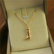 Resim 1 adet Gotik Kovboy Botu Kolye - Altın Tonlu Batı Takısı, Yazılı ve Numaralı Oymalarla, Kadınlar için Zarif Zincirli, Günlük Kullanım & Partiler için Çok Yönlü, Yıl Boyu Aksesuar, Kovboy Botu Kolyesi/Batı Takısı 