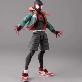 Resim Spiderman Koleksiyon Figürü - Dinamik Poz, Kırmızı ve Siyah Takım Elbise ile Turuncu Detaylar, PVC Malzeme, Ev, Ofis, Yurt, Araba Dekoru, Parti, Doğum Günü, Sevgililer Günü, Noel Hediyesi için Mükemmel, Şık Koleksiyon Figürü | Kaliteli Koleksiyona Uygun 