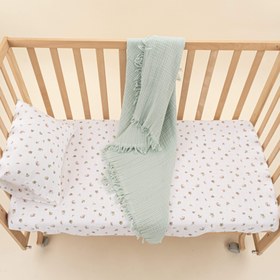Resim Bebek Nevresim Seti (Dört Katlı Muslin Battaniye , Yastık Kılıfı , Lastikli Çarşaf) - Mint Dört Kat Muslin Battaniye - Çiçekler 