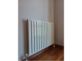 Resim Alurad Alüminyum Panel Radyatör Klasik 525X13 Ral 9010 Kırık Beyaz 