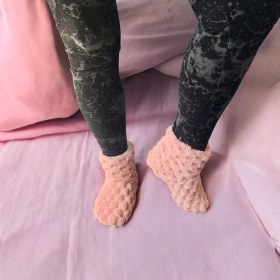 Resim Gezer Kadın Ortopedik Yumuşacık Kışlık Peluş Panduf Hafif Taban Desenli Ev Botu Pudra 