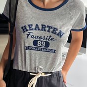 Resim Kadınlar İçin Dar Kesim Kısa Kollu Tişört - Lacivert & Heather Gri Renk Blok Tasarımı "Hearten Favorite 89 Work Life Balance" Yazılı, Yuvarlak Yaka Günlük Üst, Makinede Yıkanabilir Her Mevsime Uygun Çok Yönlü Gömlek, Kontrast Renk Tasarımı, Pürüzsüz Dokulu Kumaş, Rahat Kalıp, Şık Üst, Nefes Alabilen Malzeme, Beli Lastikli Gömlek, Moda Severler İçin 