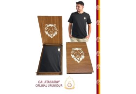 Resim Galatasaray Orijinal Logolu Siyah T-Shirt Ahşap Kutu Hediyeli 