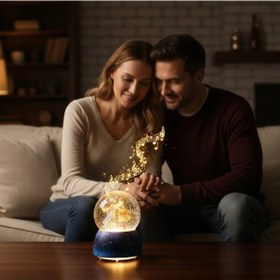 Resim Pilli Işıklı Müzikli Kar Küresi Valizli Sevgili Çift Figürlü Eğlenceli Masaüstü Biblo, Led Aydınlatm 