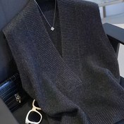 Resim Kadın Şık Koyu Gri V Yaka Hırka - Kolsuz, İlkbahar & Sonbahar için Katmanlı Giyim, Şık Düz Renk Tasarım, Günlük veya Resmi Kombinler için Mükemmel, Çok Yönlü Moda, Sofistike Stil, Kaliteli İşçilik 