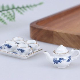 Resim 6 Parça Minyatür Porselen Çay Seti - Mavi & Beyaz Çiçek Desenli - 1/12 Ölçekli Bebek Evi İçin Yemek Takımı, Mini Çay Partisi, Koleksiyonluk Sergi (Tabak, Demlik & 4 Fincan) - Gerçek Kullanım İçin Değil 