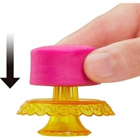 Resim Assess Store Pasta Dükkanı Oyun Seti ve Pembe Saçlı 30 cm Minyon Bebek, Fırın Standı, Pasta Yapma Özelliği, 20'den Fazla Oyun Parçası, 3 Yaş ve Üzeri Için (HGB73) 