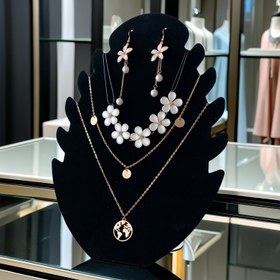 Resim 1 Adet Büyük Yaprak Şeklinde Siyah Kağıt Flocking Kolye Sergi Standı - Takı Saklama Kutusu & El Sanatları Organizatörü, Güç Gerektirmez, Profesyonel Kolye Küpe Yüzük Düzenleyici, Doğum Günü Anneler Günü İçin İdeal Hediye, Takı Sergisi, Zarif Tasarım 