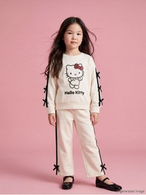 Resim LC Waikiki NEVAVM Farkıyla Hello Kitty Baskılı Kız Çocuk Sweatshirt ve Eşofman Altı 