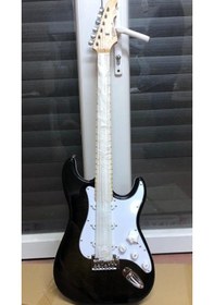 Resim Karma Markalı Ve Renkli Elektro Gitarlar 