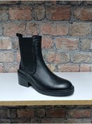 Resim ÇAĞLAR Bot Çizme Orijinal, hakiki dana derisinden üretilmiştir. İç kısmı yün ve deri kaplamalıdır. 