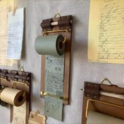 Resim 1 Rulo Vintage Rulo Pin Tahtası Bambu Kalemi Tutucu ile - Sanatsal Çizgi Çıkarma Yapışkan Notlar, Ofis, Ev veya Yaratıcı Projeler için Çıkarılabilir Boş Mesajlar, Ev Organizasyonu, Rustik Tasarım, Dayanıklı İnşaat 