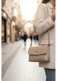 Resim Enoch Kadın Postacı Çantası Kapaklı Floter Dokulu Minimal Logolu Omuz Çantası Ten 