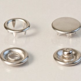 Resim Çıtçıt 10,5 mm Kapaklı Klikıt Bebe Çıtçıt Kendin Yap Kiti. Bebek Giyim, Gömlek, Triko, Esnek ve ince Kumaşlar için Çekiçle Uygulama Aparatları ve Gümüş Renk 25 Adet Çıtçıt 