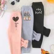 Resim Kızlar için 3 parça çizgi film kamera ve kalp ve nazik ol yazılı peluş astarlı jogger pantolon, sonbahar ve kış için dış mekanlarda yumuşak ve sıcak 