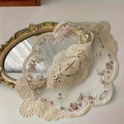 Resim 1 adet/2 adet [Mobilya Dekorasyonu için Dantel Doily] Vintage Esintili Fransız Dantel İşlemeli Doily, Dolaplar için Polyester Masa Paspası, Noel Tatil Mobilya Dekorasyonu, Retro Tül Bardak - Zarif Fotoğraf Aksesuarı ve Bardak Paspası 