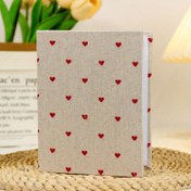 Resim 1 Adet Kalp Şeklinde Hızlı Açılır Fotoğraf Albümü - Tatlı Pastoral Tarz 100 Sayfa, 15.24x15.24 cm Bej Renkli Kırmızı Kalpli Aile Arkadaş Çiftler İçin Dayanıklı Plastik Kapaklı Anı Defteri, Ev Dekorasyonu Hediyesi, Hatıra Saklama, Büyüleyici Tasarım, Sağlam Yapı 
