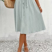 Resim Kadınların şık yüksek bel midi eteği, sahte bağcıklı detaylı - Düz renkli, rahat ve şık, günlük giyim için mükemmel, hafif mavi, polyester kumaş, bahar ve yaz için ideal 
