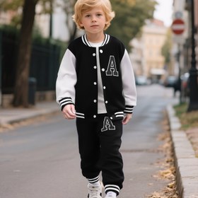 Resim 2 adet Set. Erkek Çocukların Sonbahar ve Kış Rahat Örgü Beyzbol Ceketi, Uzun Kollu Yuvarlak Yaka Ceket ve Eşleşen Pantolon, Harf Baskısı. Dış Mekan Giyimine Uygun, Dış Mekan, Örgü, Sonbahar Kış, Mükemmel 