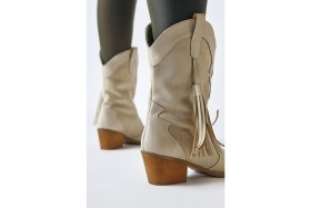 Resim Pandorak Bej Süet Detaylı Püsküllü Sivri Burunlu Western Bot 