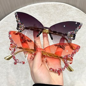 Resim Parlak taşlı büyük çerçeveli, kadınların anti-reflectif PC lensleriyle mükemmel parti, moda gösterisi ve günlük giyim için şık kelebek şekilli çerçeveli moda gözlükleri 