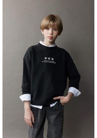 Resim DeFacto Erkek Çocuk Oversize Geniş Kalıp Bisiklet Yaka Sırt Baskılı Yıkamalı Soluk Efektli Sweatshirt D8494A825SPBK81 
