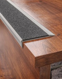 Resim Zemin Market Kaydırmaz Aluminyum Basamak Köşe Profili (1,5 Metre) 