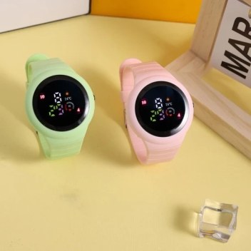 Caven Denton Erkekler Paslanmaz Çelik Çok Fonksiyonlu Pedometre Kalori Kilometre Ikili Zaman Siyah Altın Spor Su Geçirmez Dijital Saat Casıo Seıko (Yurt Dışından)