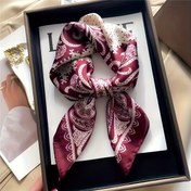 Resim 69.85cm Zarif Mor ve Beyaz Paisley Baskılı Eşarp - Çok Yönlü Kare Yaka Eşarp, Saç Aksesuarı, Plaj, Partiler ve Seyahat için Hafif ve Taşınabilir - Bahar, Yaz, Sonbahar, Plaj Aksesuarı için Mükemmel | Zarif Aksesuar | Hafif Eşarp 